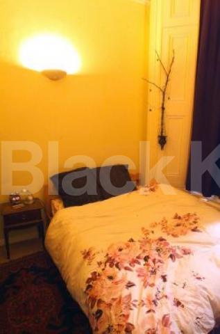 			3 Bedroom, 1 bath, 1 reception Ground Floor Flat			 Linden Gardens, NOTTING HILL W2